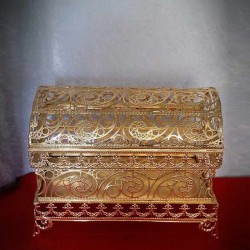 Sarı Metal Takı Sandığı